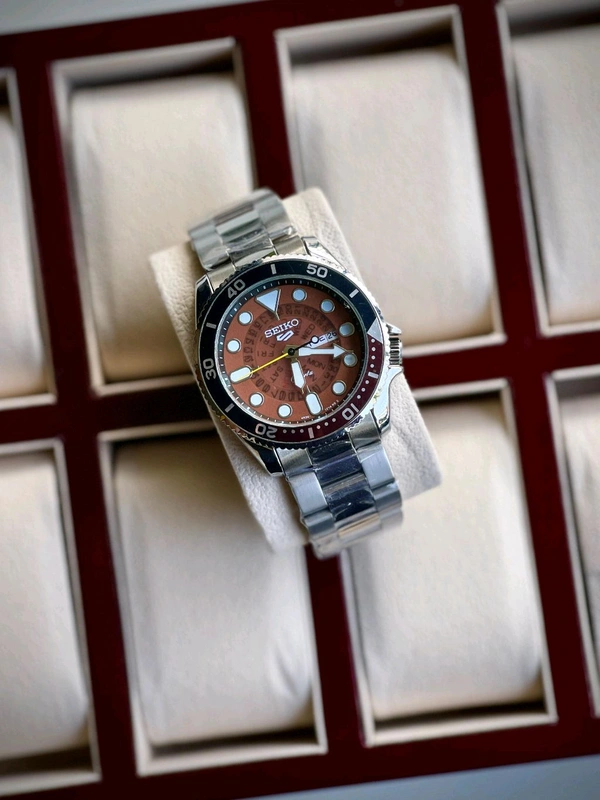 Analog Quartz Movement High Quality Watch With High Quality Strap Best Finishing Body & Case - Golden Fizz
