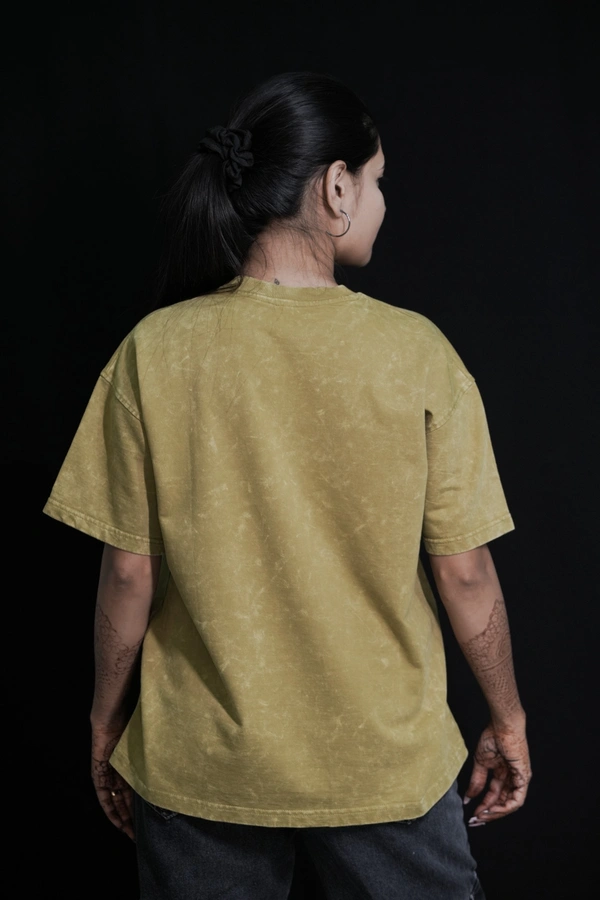 Mutantcobra Minimal- Light Olive, Acid Wash Oversized T-Shirt - S, Wild Willow