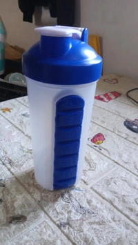 2 IN1 PILL SHAKER CUP VITAMIN HOLDER WATER BOTTLEWORKOUT SHAKER FITNESS PP BRACKET PORTABLE (600 ML)