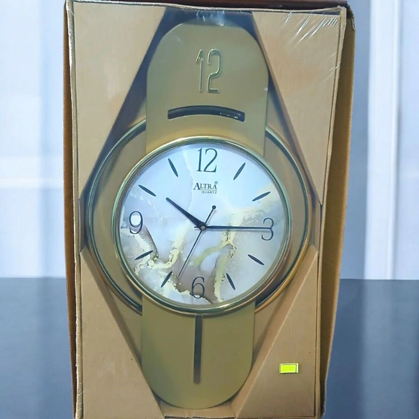 Altra Quartz Modern Wall Clock