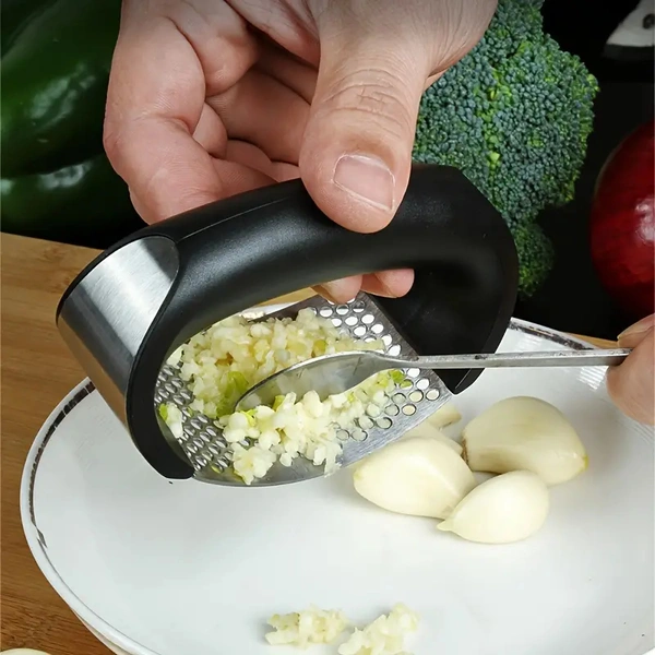 STAINLESS STEEL GARLIC PRESSER 