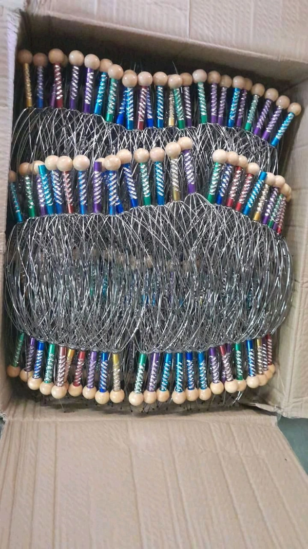 HAND HELD SCALP HEAD MASSAGER STRESS RELIEF
