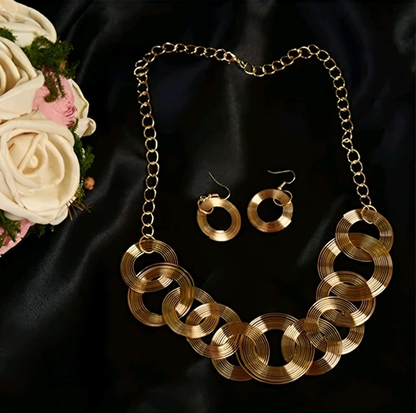 Classy Golden Wire Hoop Gold Plated Set 