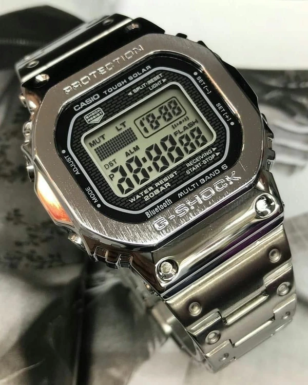 Casio G-Shock GMW-B5000D with metal body - Adjustable, Golden Grass