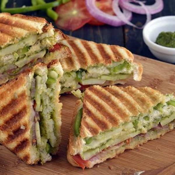 Veg Grilled Sandwich (L)