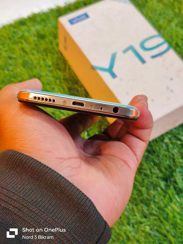VIVO Y19 4/128 - OUT Of Warenty, Cyan Aqua, Super Mint