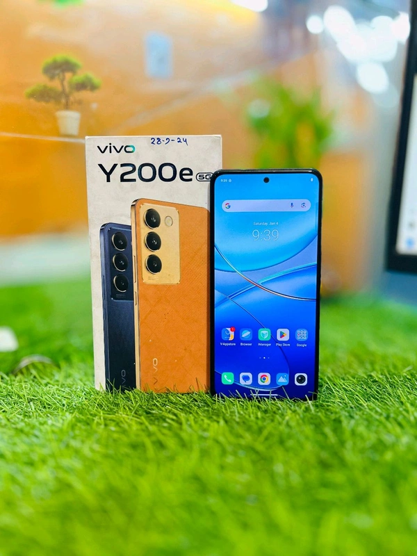 VIVO Y200E 5G - 9 Months, Super Mint, 8/128