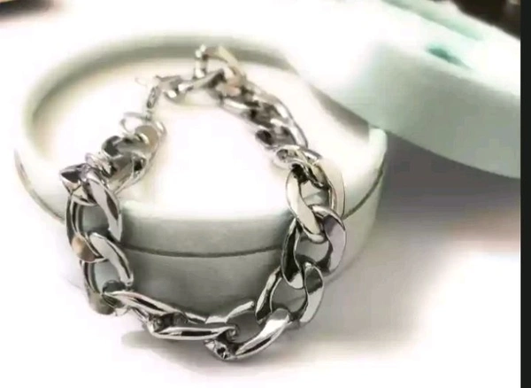 Men Silver Crub Bracelet  - Mercury, Free Size