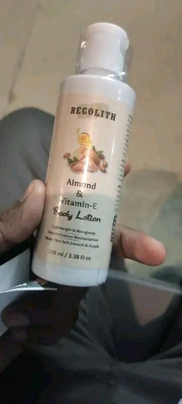 Regolith Alomds & Vitamin E body lotion ,for All Skin Types ,USE All Day,Night, Day Cream (100 ml)