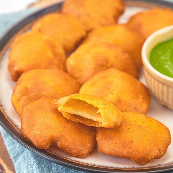 Potato Bajji ( ఆలూ బజ్జి ) 4 pieces, hotel Ragavamm