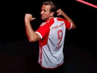 Bayern Munich Home Kit | Harry Kane Edition  - M