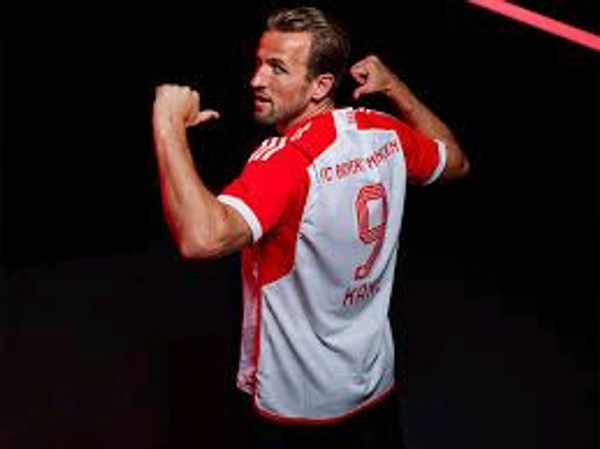 Bayern Munich Home Kit | Harry Kane Edition  - M
