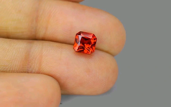 Hessonite Gomed 1.81 - Maroon, 1.81