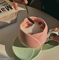 Elegant PCENFAP032 Pink Tulip Flower Ceramic Tea Cup and Leaf-Shaped Saucer Set
Name: Elegant Pink Tulip Flower Ceramic Tea Cup and Leaf-Shaped Saucer Set
 
