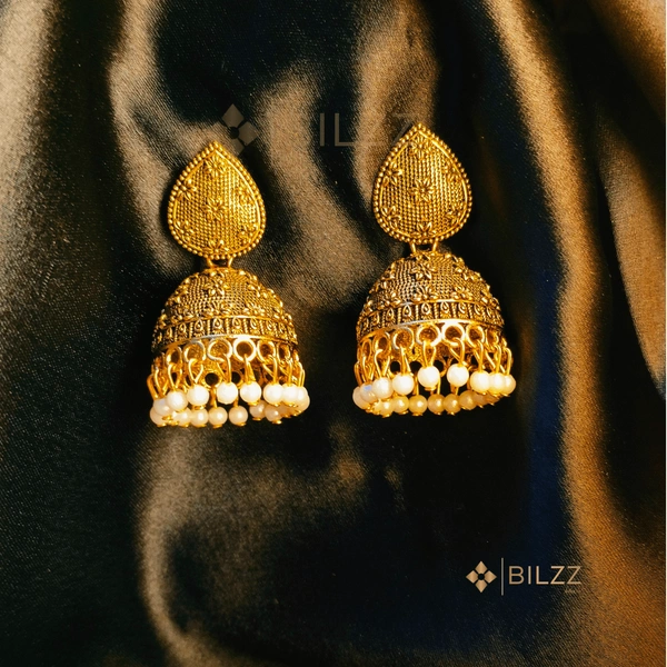 Handcrafted Golden Jhumka Earrings: Classic Elegance