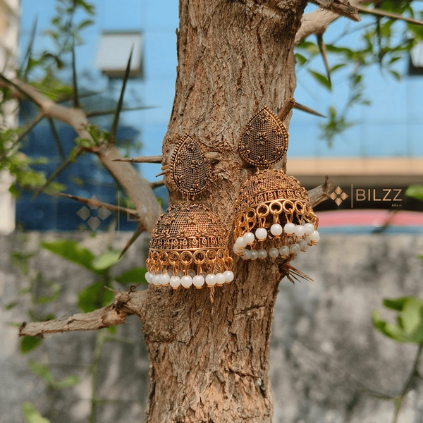 Handcrafted Golden Jhumka Earrings: Classic Elegance