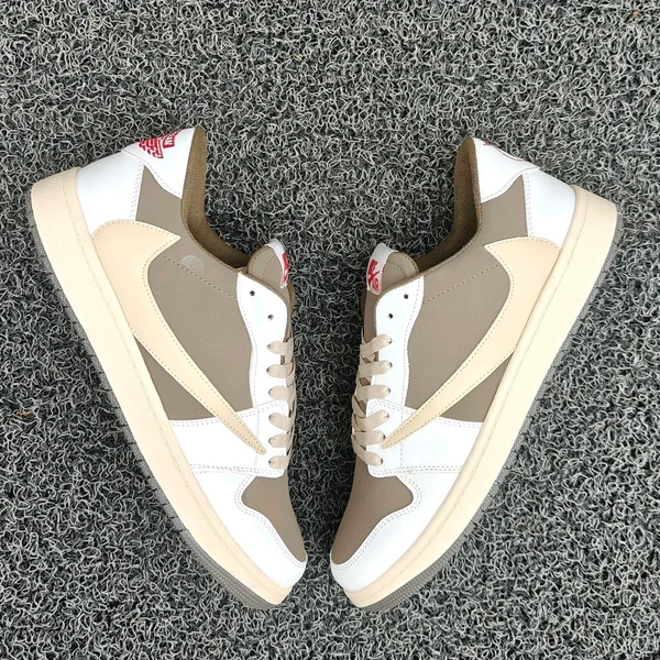 Travis Scott Reverse Mocha - UK6 / EU40