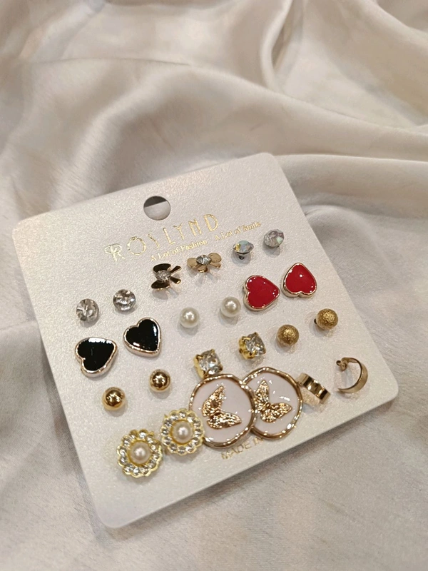 STUD CARD - PACK OF 12 STUDS 
