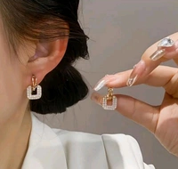 SQUARE STONE STUDS 