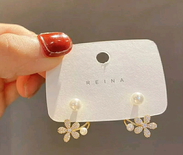 ELONGATED FLOWER STUDS 