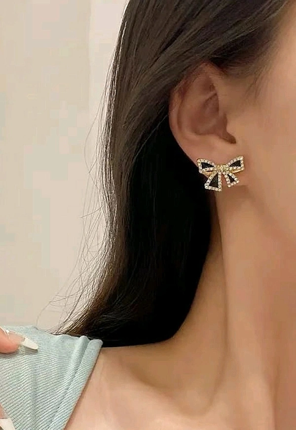 BLACK BOW STUDS 