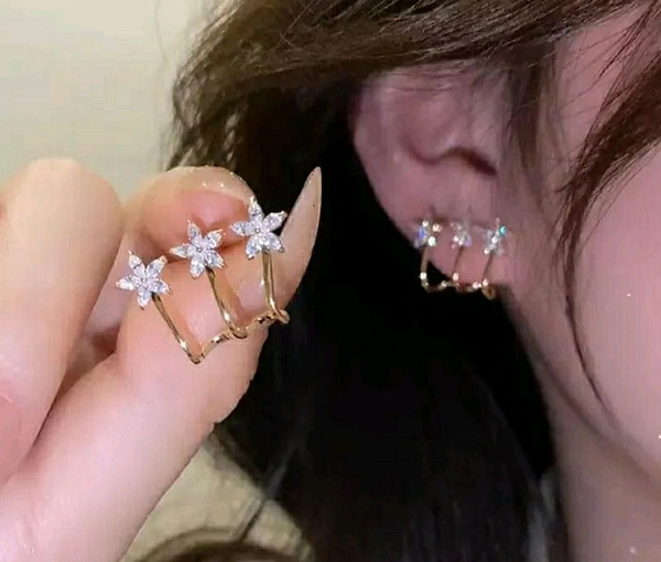 TRIPLE FLOWER STUDS