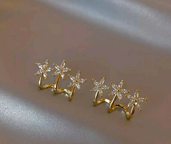 TRIPLE FLOWER STUDS