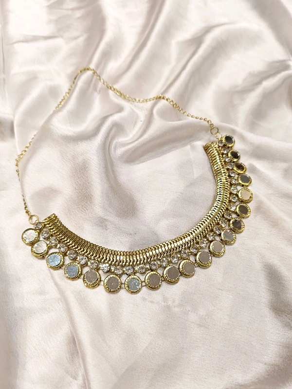 AAINA CHOKER 