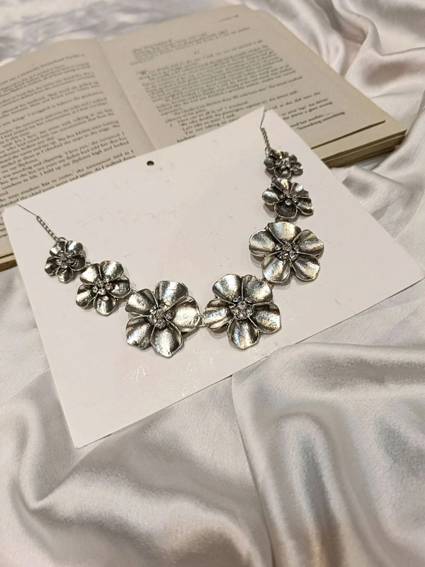 PHOOL CHOKER 