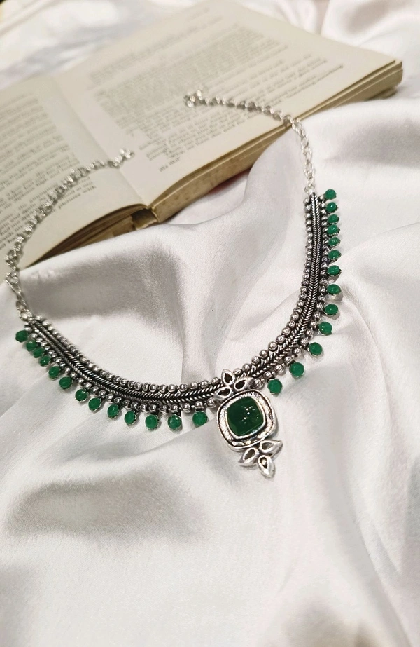 RUTBA CHOKER 