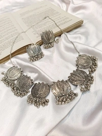 BAHAAR CHOKER WITH EARRINGS 