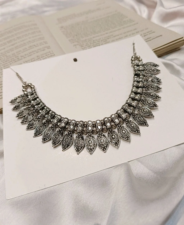 KHUSHBU CHOKER 