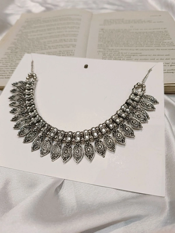 KHUSHBU CHOKER 