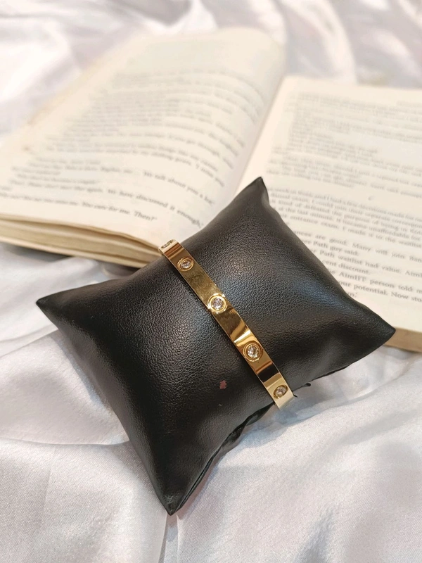 LOVE BRACELET- STAINLESS STEEL (ANTI-TARNISH) - 1