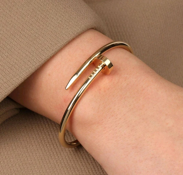 NAIL BRACELET- STAINLESS STEEL (ANTI-TARNISH) - Golden
