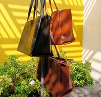 CROC TEXTURED TOTE BAG - Black