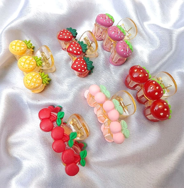 FRUIT CHARM CLAWS  - Pink Strawberry