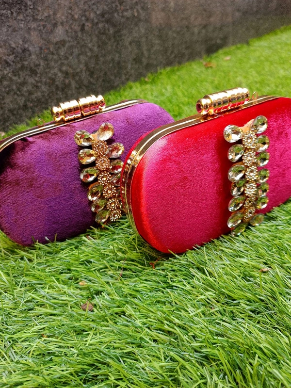 PREMIUM VELVET STONE CLUTCHES  - Eggplant
