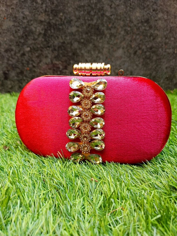PREMIUM VELVET STONE CLUTCHES  - Eggplant