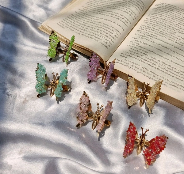 FLUTTERING STONE STUDDED CLIPS  - Yellow
