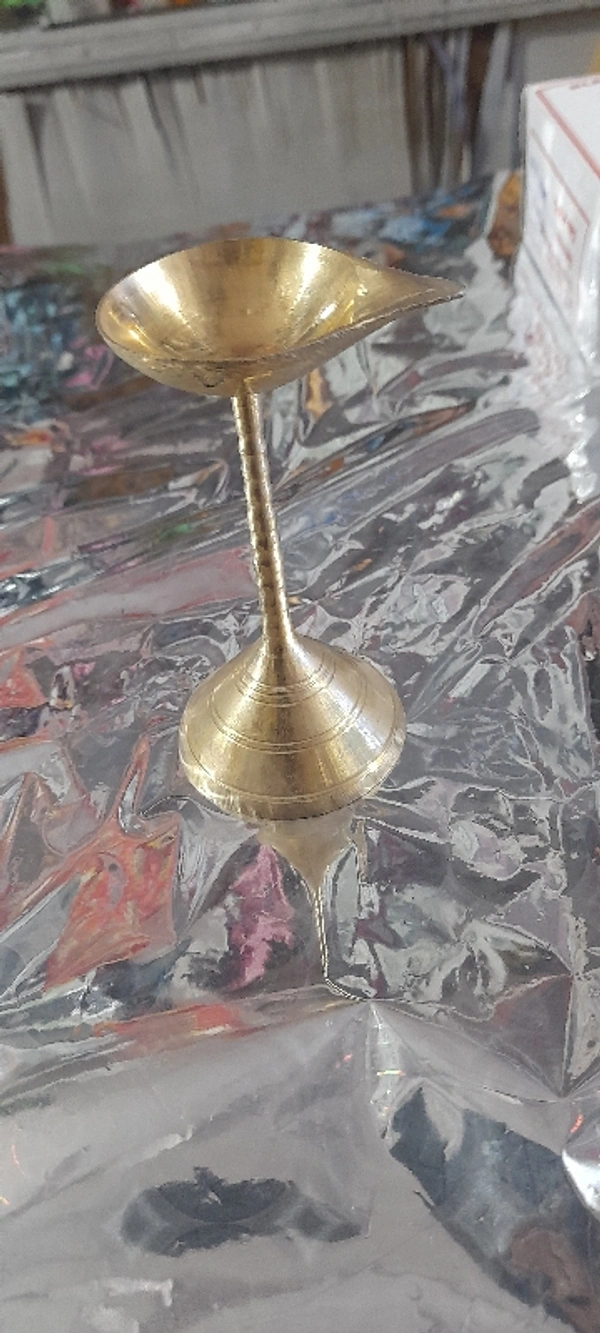 Diya Stand Pital - Medium