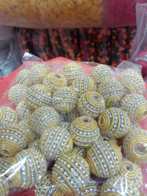 Diamond Ball With Golden Strip (Pack Of 25) - Tan, 32 mm (Diameter)