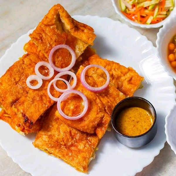 Pinki Fast Food Mughlai Paratha - Chicken