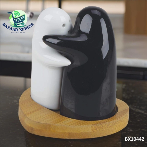 Ceramic Salt and Pepper Seasoning and Spice Shakers Cute, Novelty, Modern and Vintage Hug Design Couple Set (2 Pcs Set)