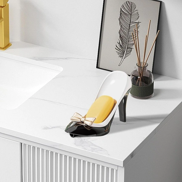 Creative High Heels Soap Box – Self-Draining Suction Cup Soap Holder for Bathroom and Kitchen BX18835
