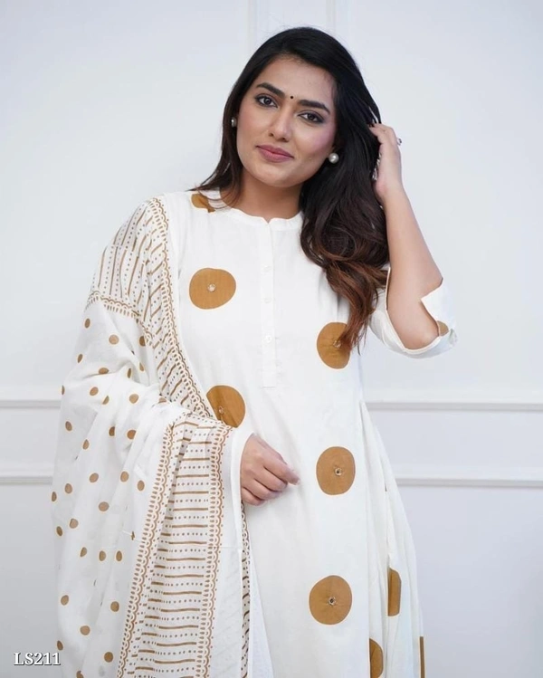 Women Pure Cotton Kurta Eith Pant - L