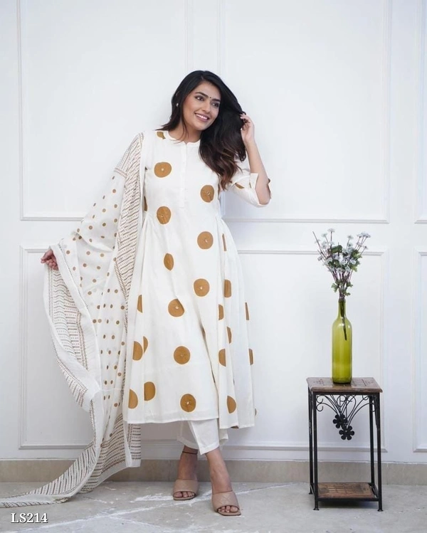 Women Pure Cotton Kurta Eith Pant - L
