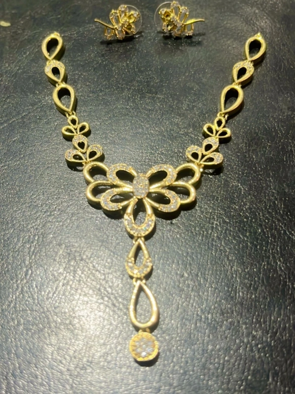 Elegant Golden Floral Necklace Set with Matching Earrings SR_1215
