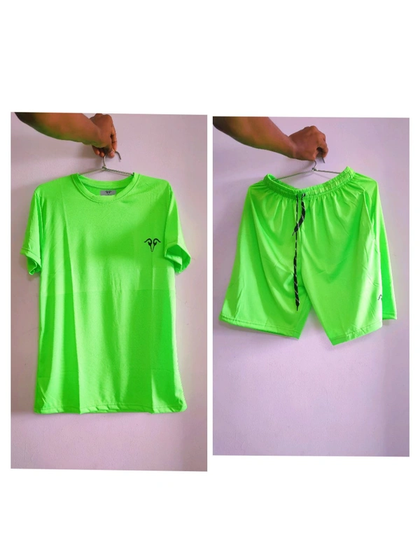 Green Unisex T'shirt & Shorts - M, Green