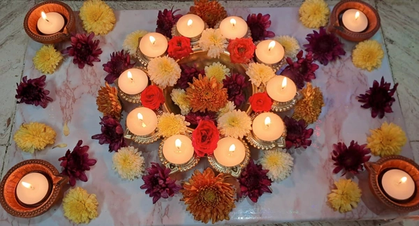 White Tea Lights Candles (टी लाइट मोमबत्ती ) - 12 Numbers -  Unscented, Smokeless - 12 Nos
